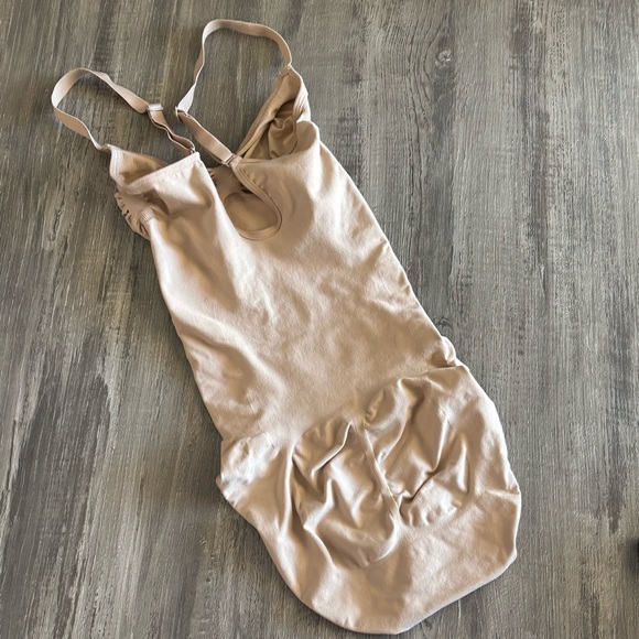 New Skims Bodysuit M - Picture 3 of 3